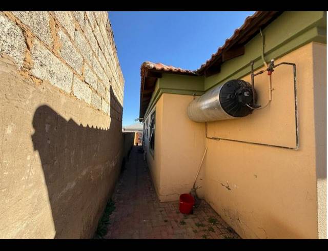 3 BEDROOM HOUSE FOR SALE IN PROTEA GLEN EXT